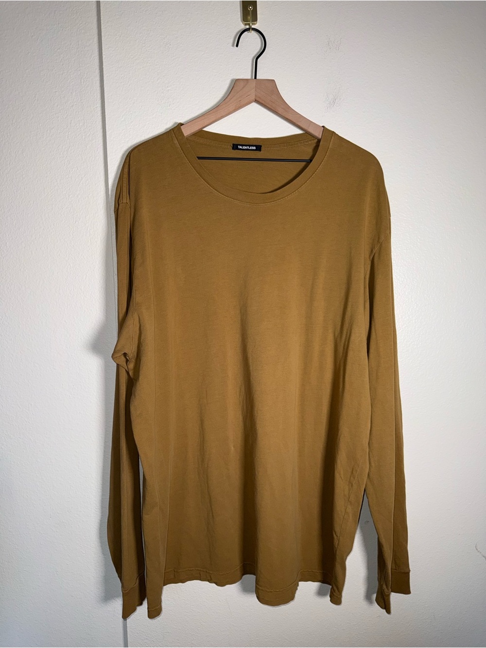 TALENTLESS classic cotton long sleeve minimalist tshirt in mustard L